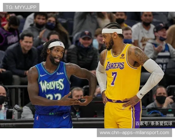 詹姆斯带队去老人院做志愿,温馨画面被传播 詹姆斯带队去老人院做志愿,温馨画面被传播