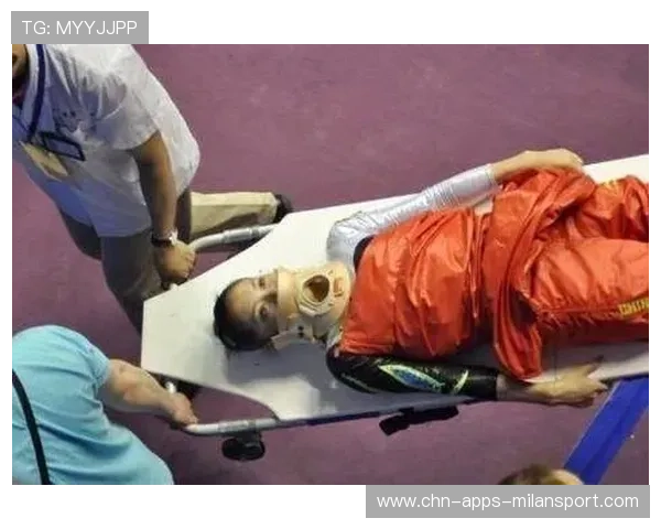 体操团体赛惊险落地却奇迹保分：一场运动员与命运的博弈