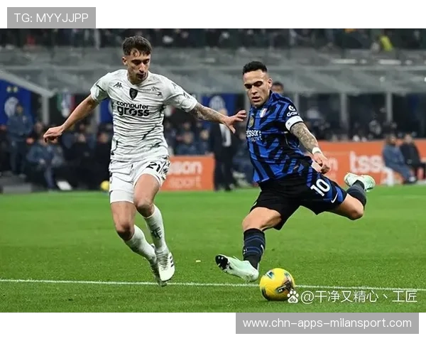 国米劳塔罗左脚停球后劲射为球队带来荣耀