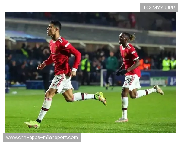 亚特兰大快节奏纵向渗透让中路完全暴露